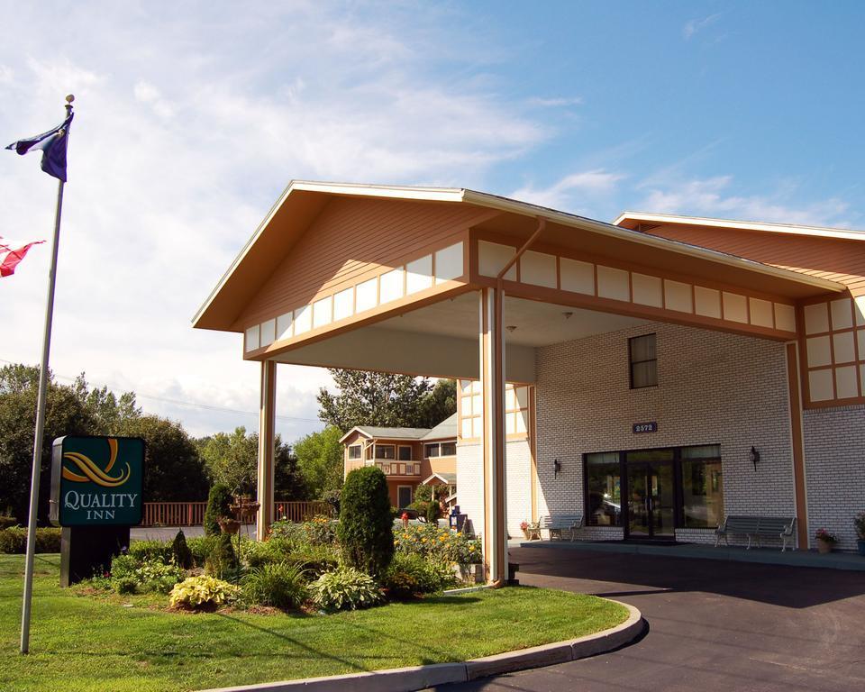 Quality Inn Shelburne - Burlington Bagian luar foto