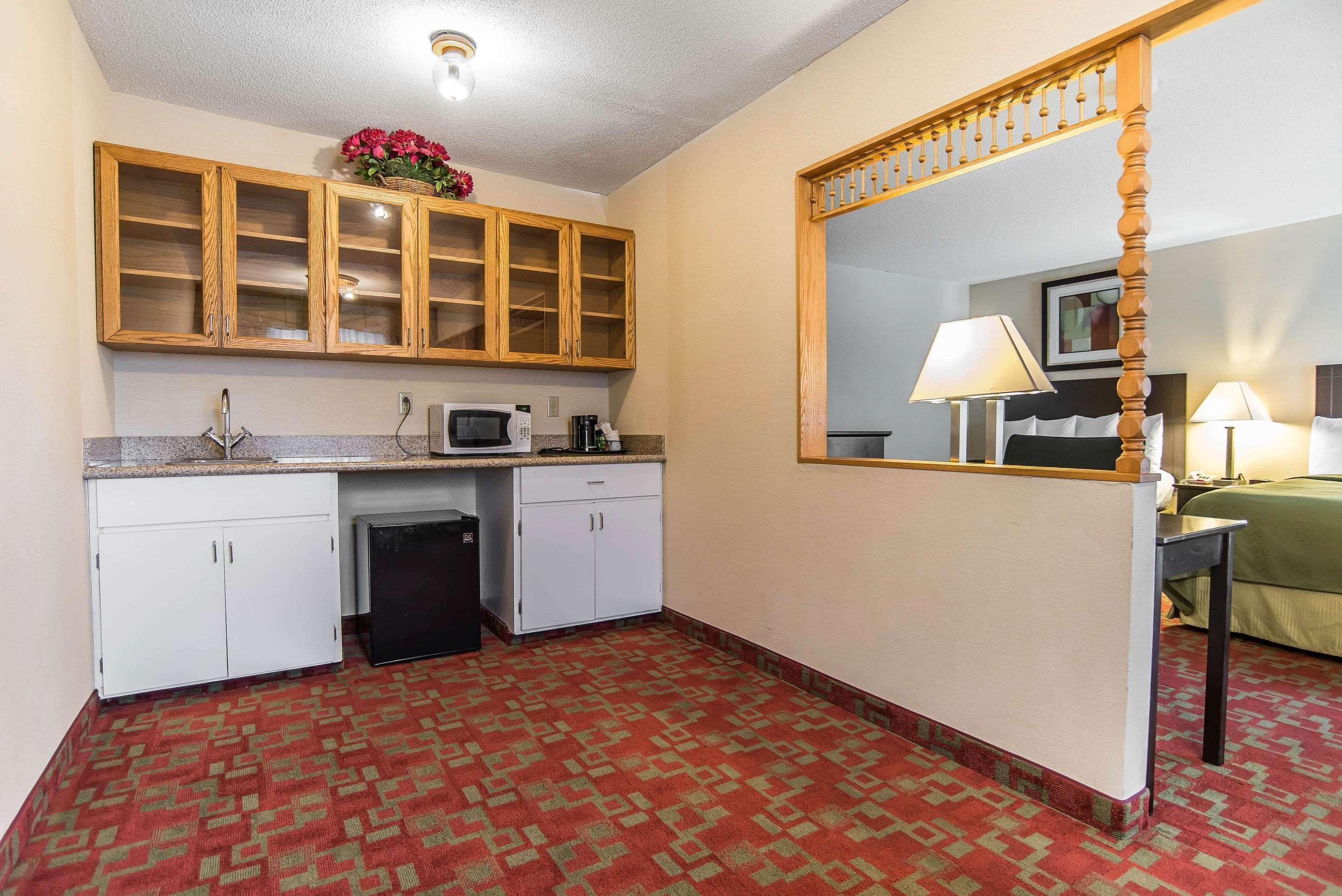 Quality Inn Shelburne - Burlington Bagian luar foto